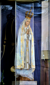 Page16-First_Sculpture_of_Our_Lady_of_Fatima.jpeg