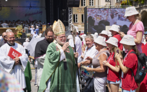 Page07-haut-cardinal-marx.png